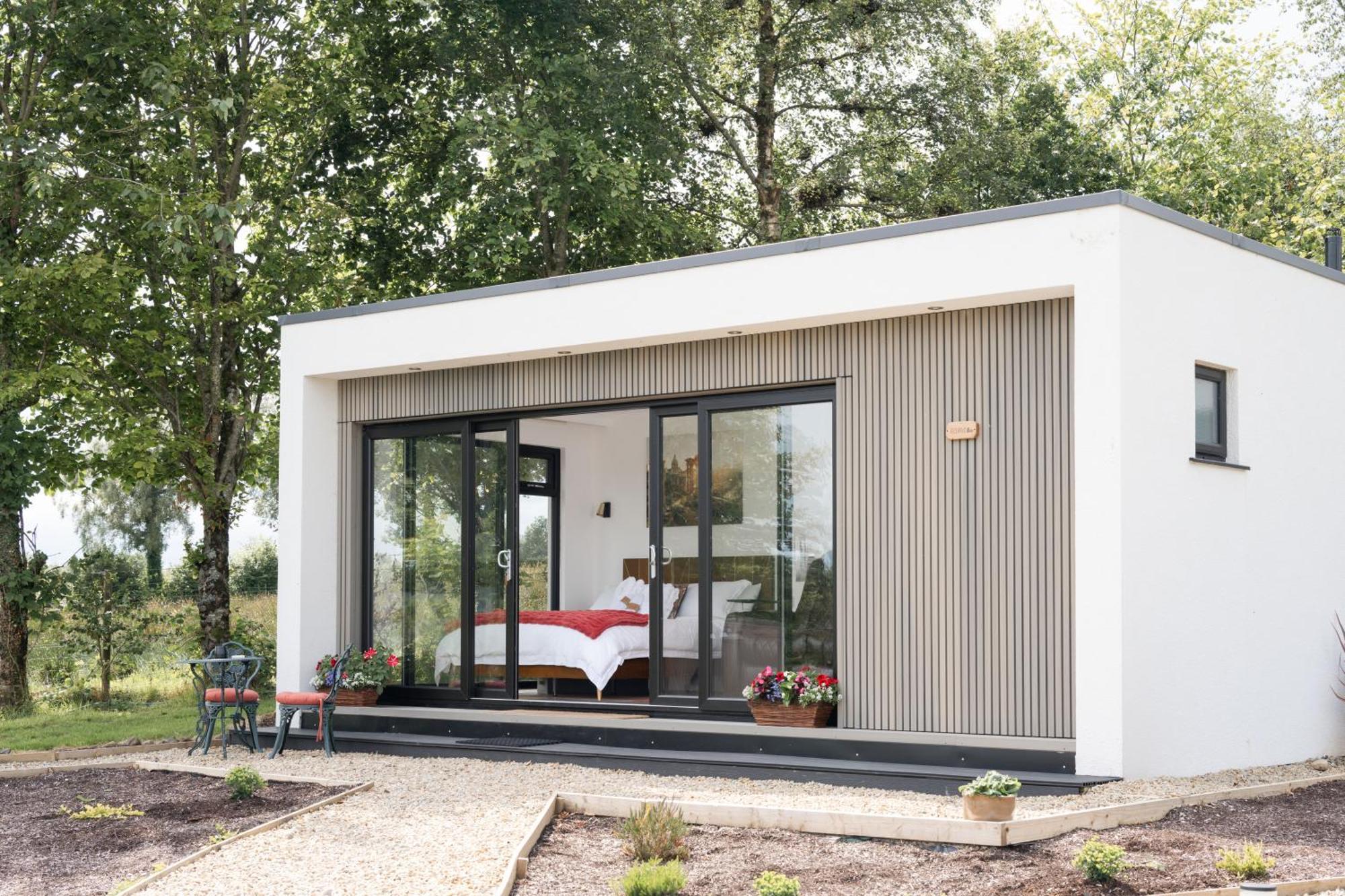 Lakescape - Waterfront Self- Catering Cabins Эннискиллен Экстерьер фото