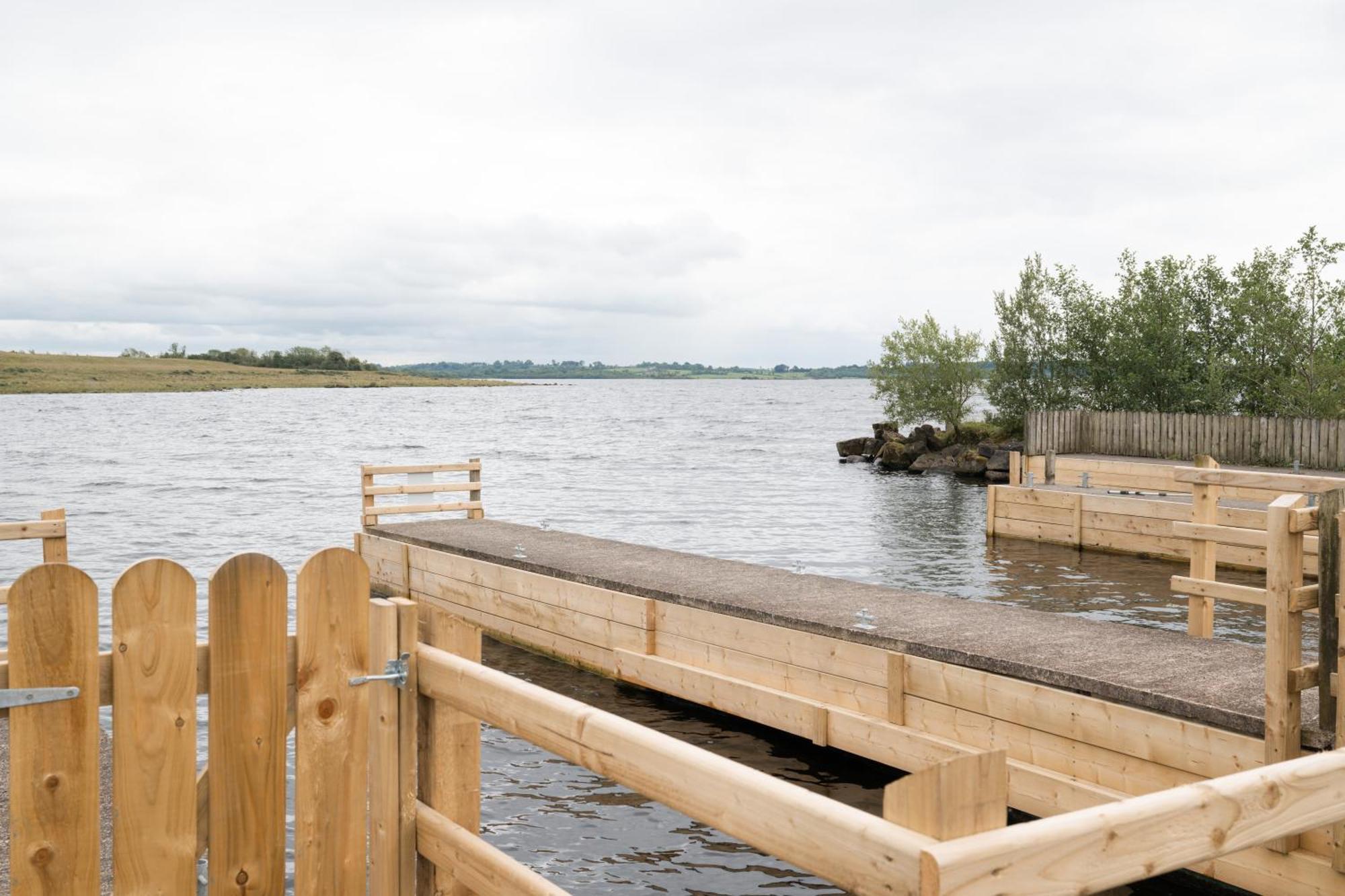 Lakescape - Waterfront Self- Catering Cabins Эннискиллен Экстерьер фото